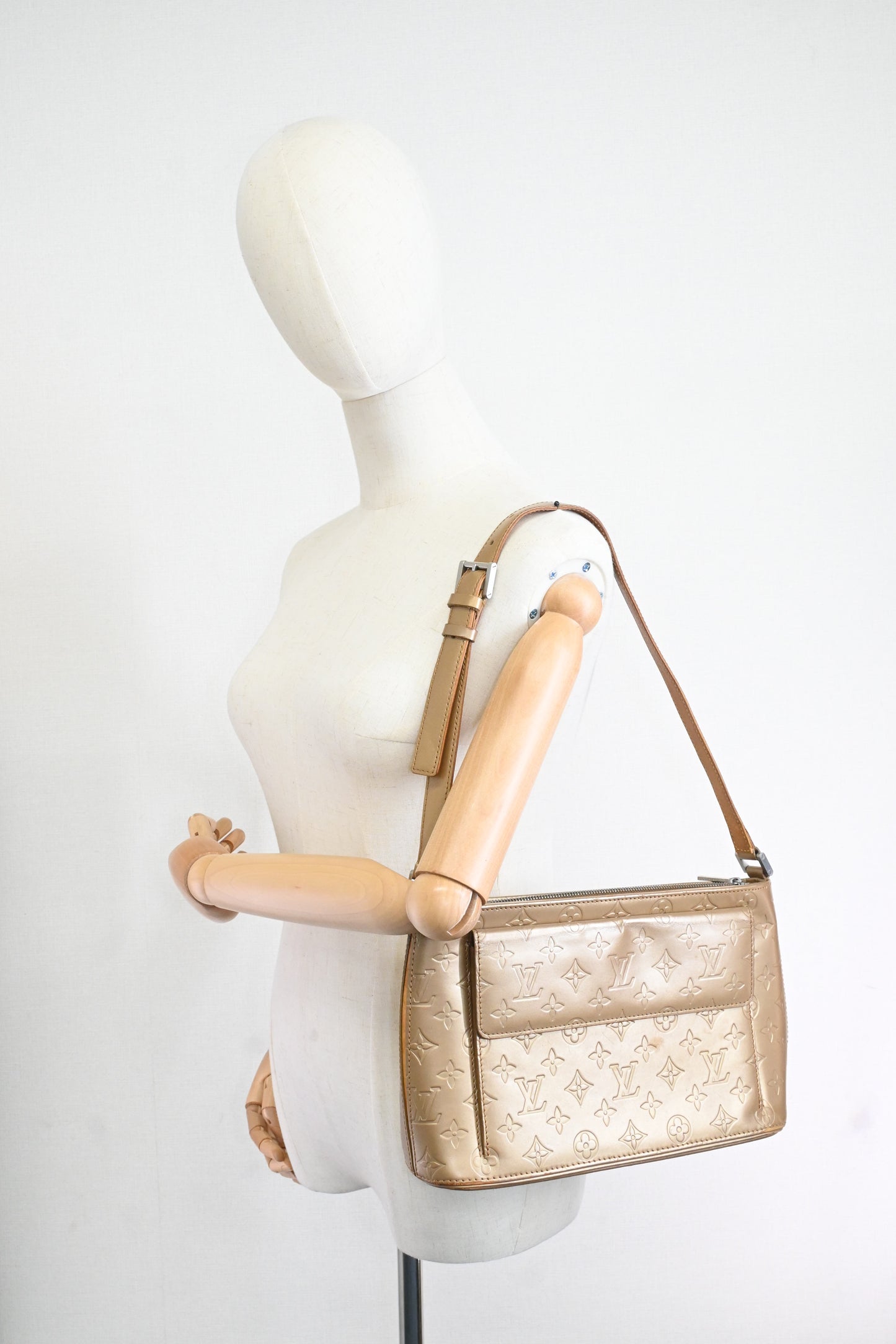 Louis Vuitton Allston in Brown Matt Leather
