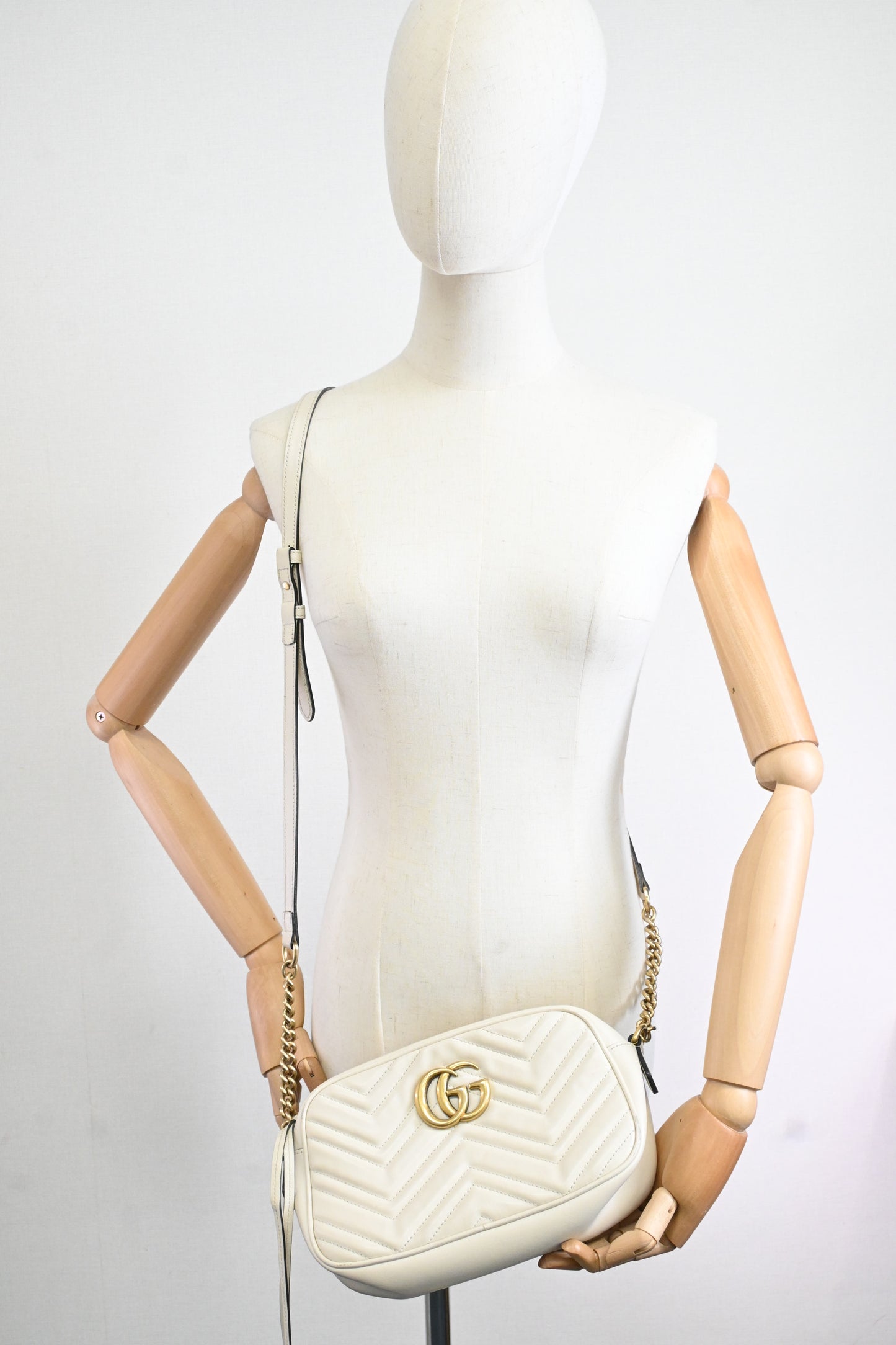 Gucci Marmont Crossbody in White Leather