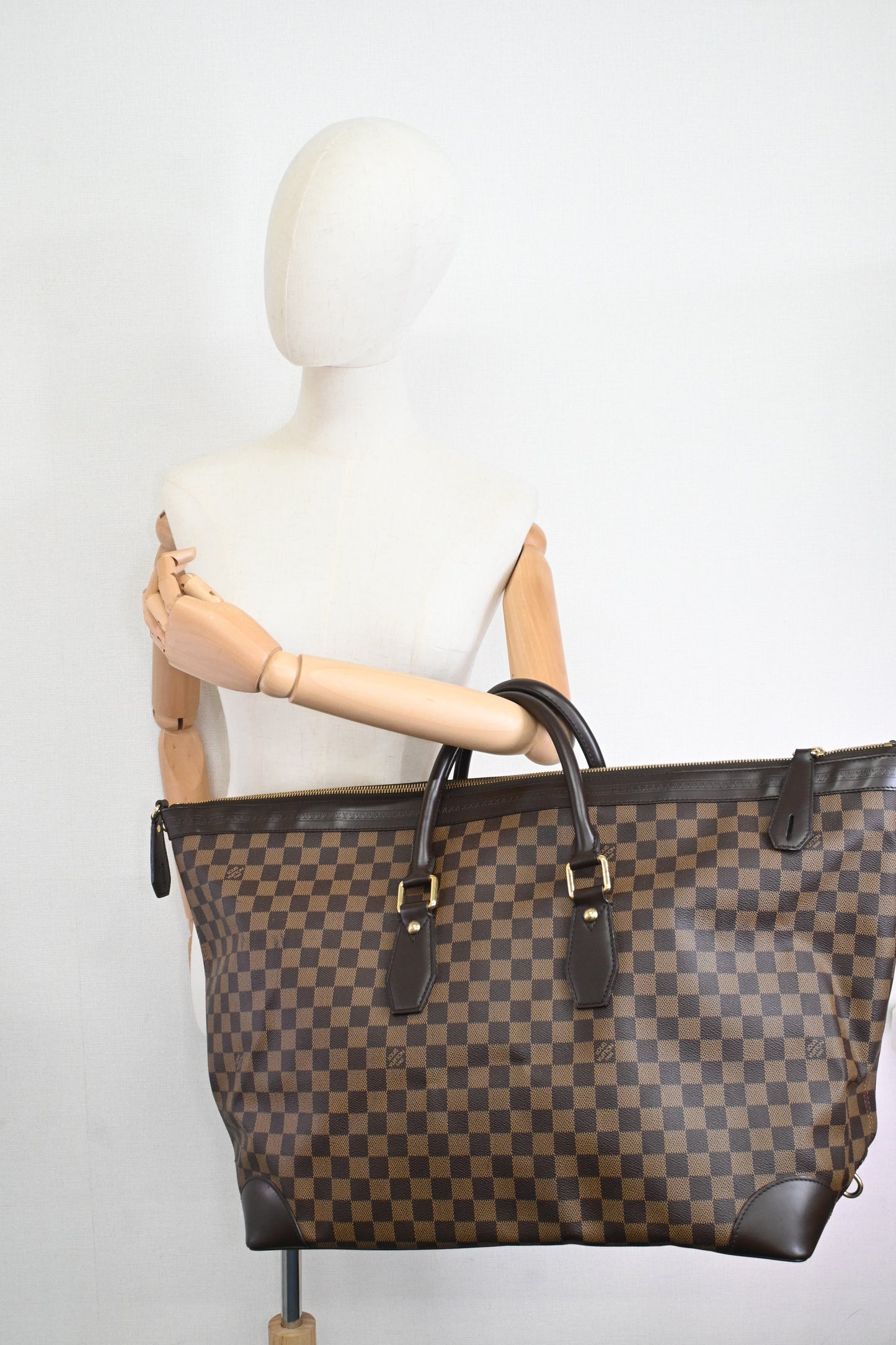 Louis Vuitton Vaslav in Damier Ebene Canvas