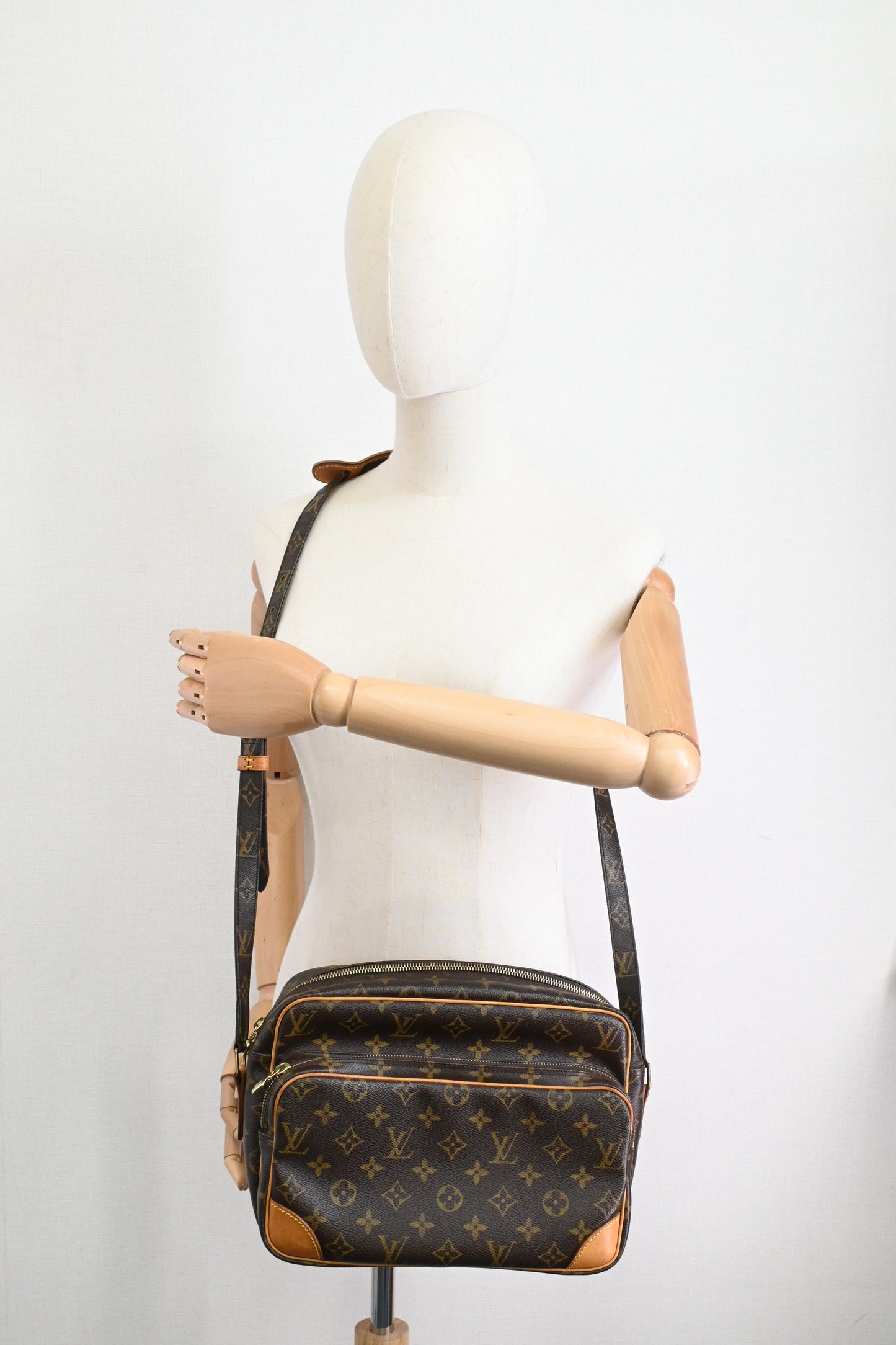 Louis Vuitton Nile in Monogram Canvas