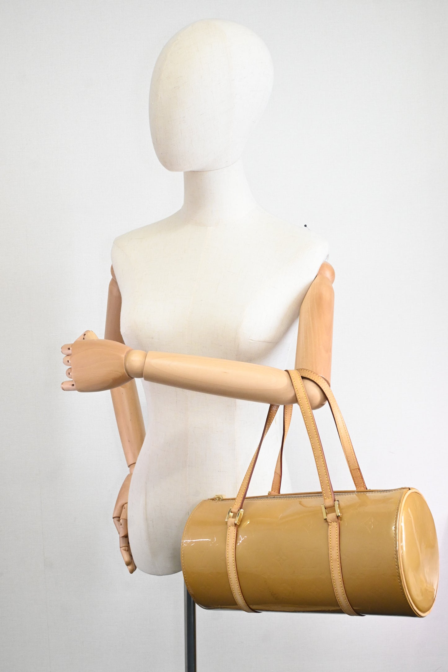 Louis Vuitton Bedford in Noisette Vernis Leather