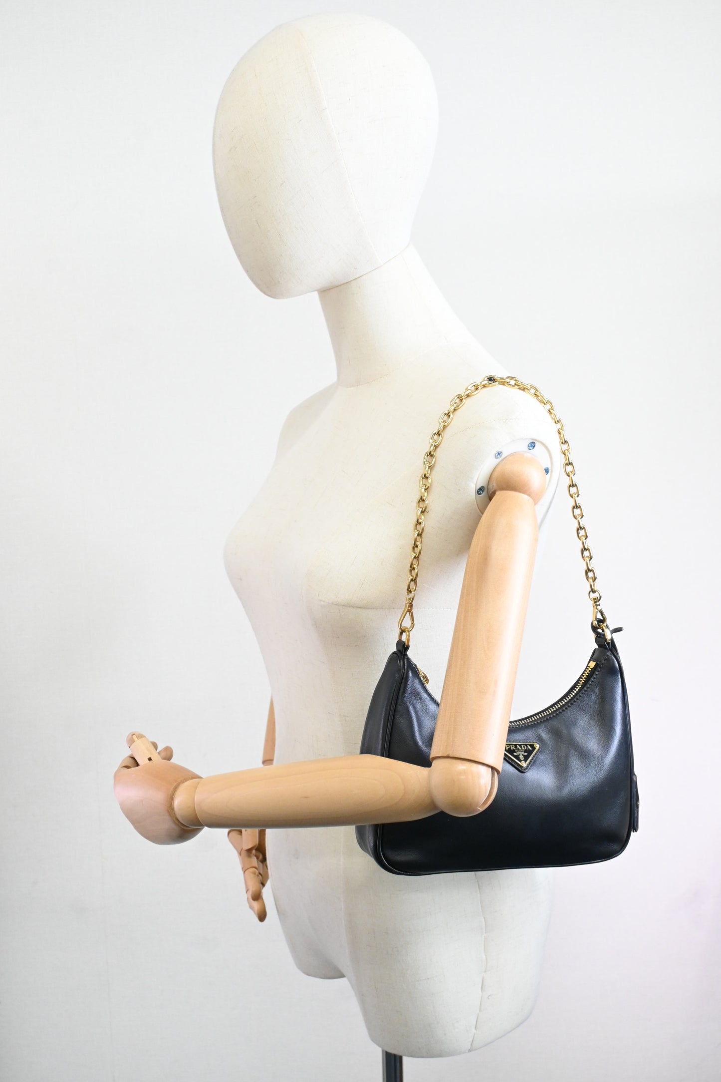 Prada Re-Edition 2000 in Black Leather