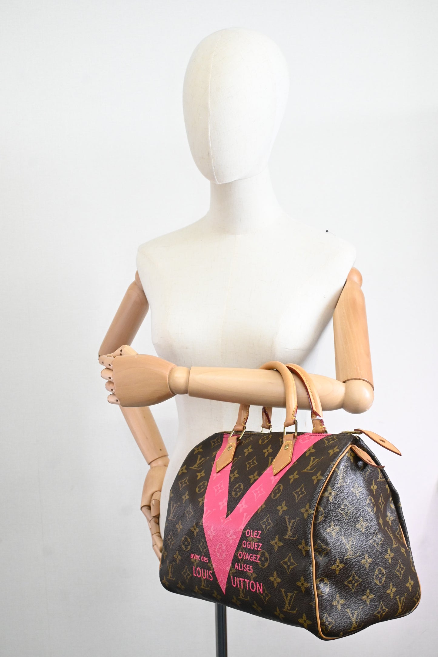 Louis Vuitton Speedy 30 in Pink Monogram V Line Canvas