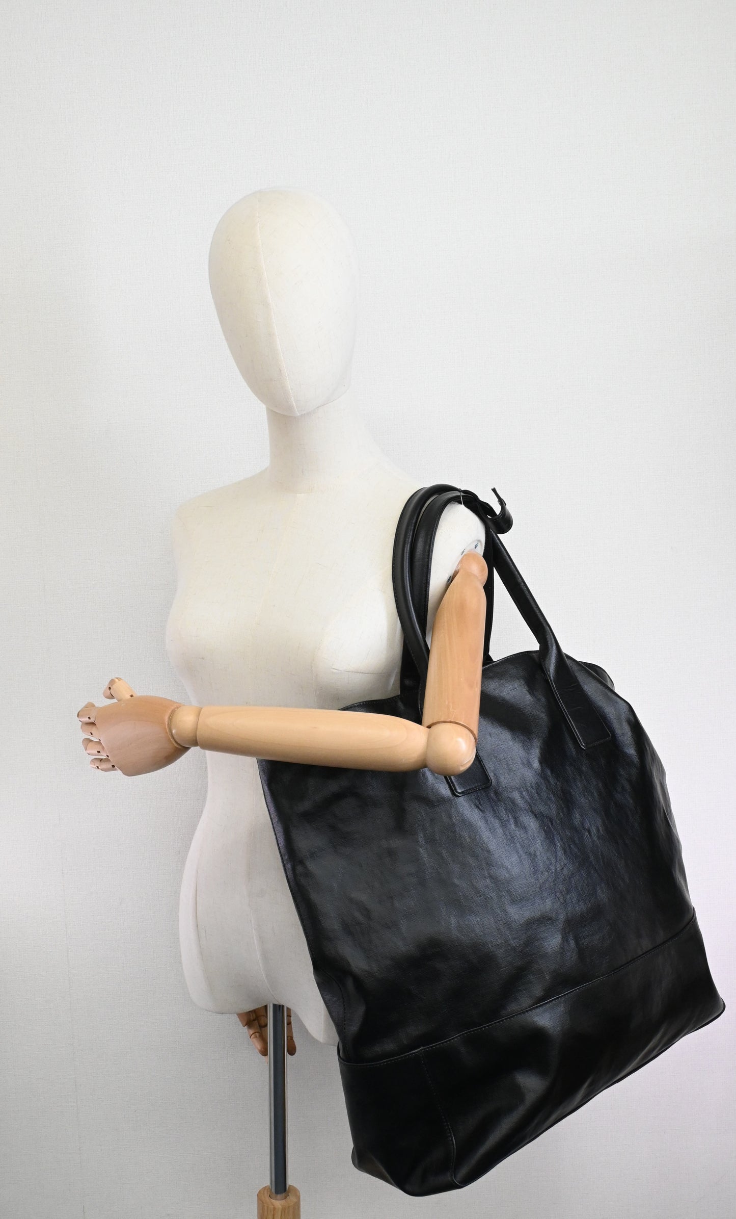 Bottega Veneta Tote in Black Canvas