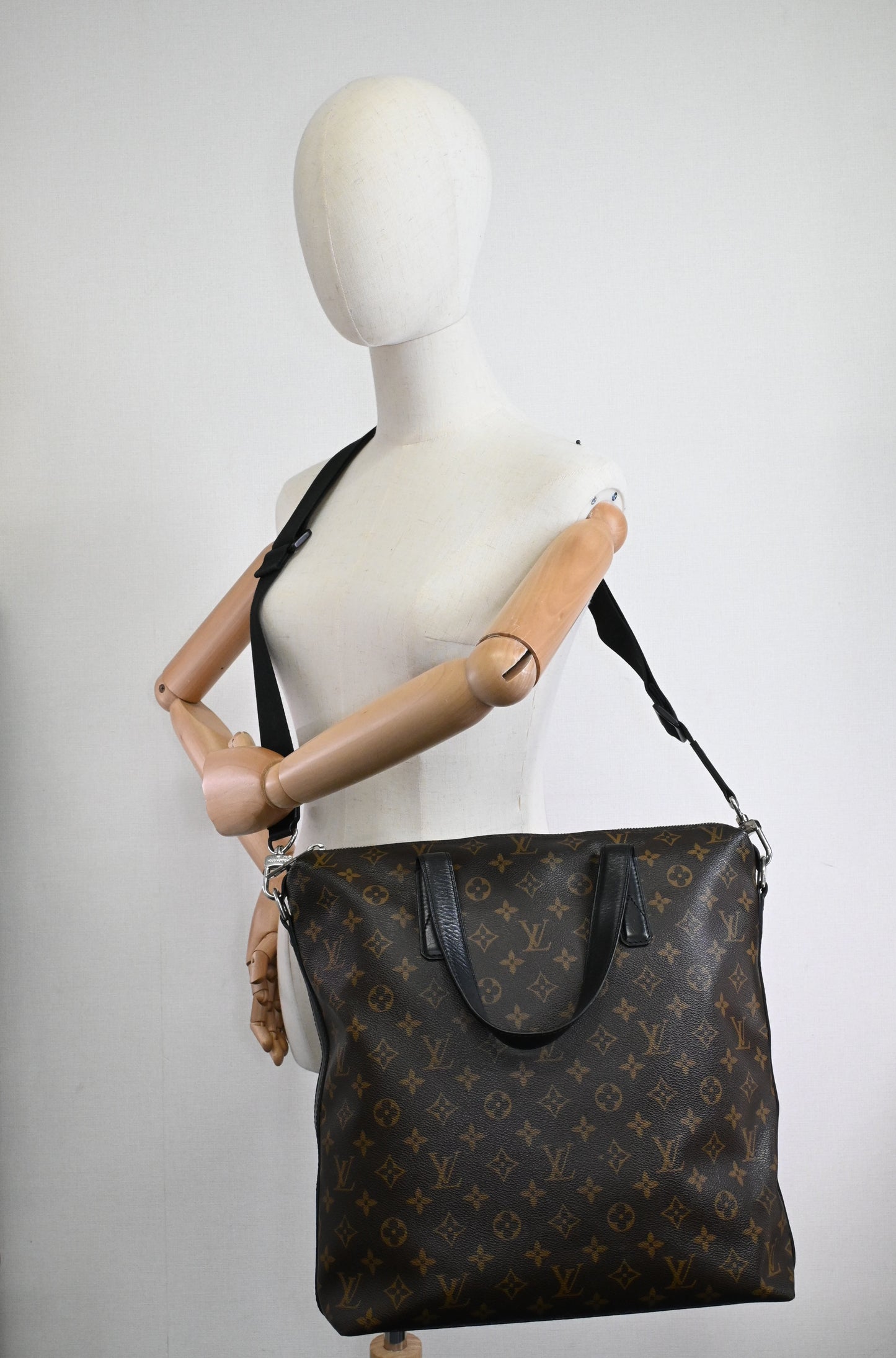Louis Vuitton Kitan in Macassar Monogram Canvas