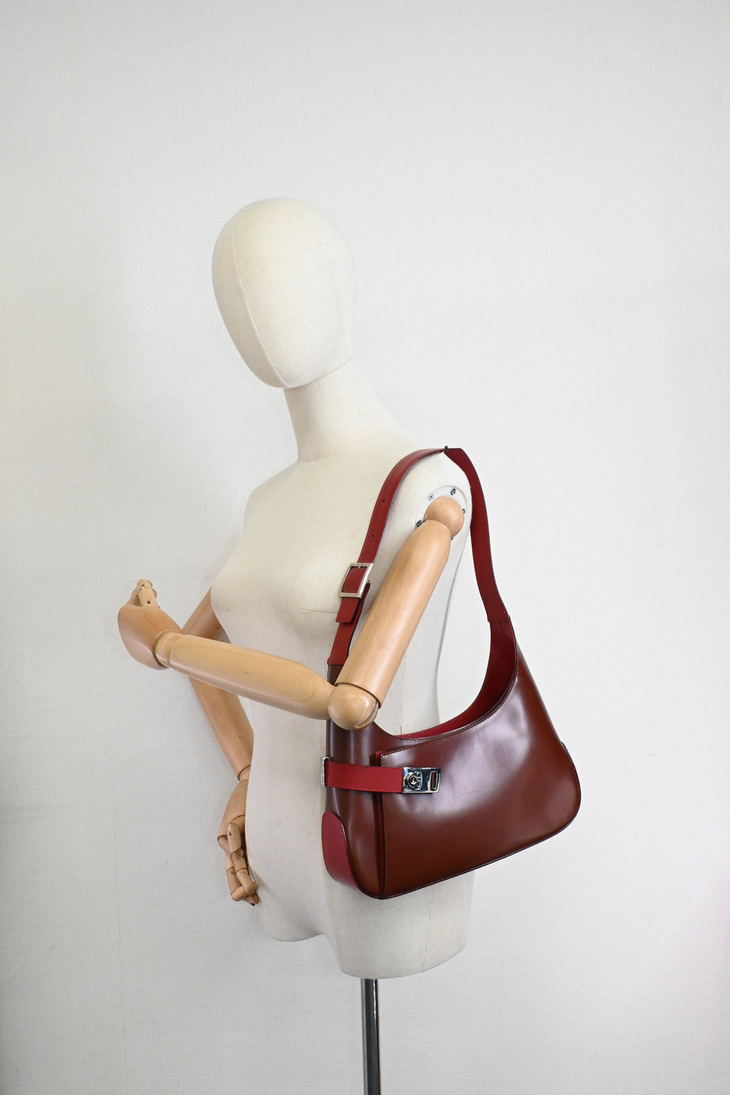 Ferragamo Hobo Bag in Bordeaux and Red Leather