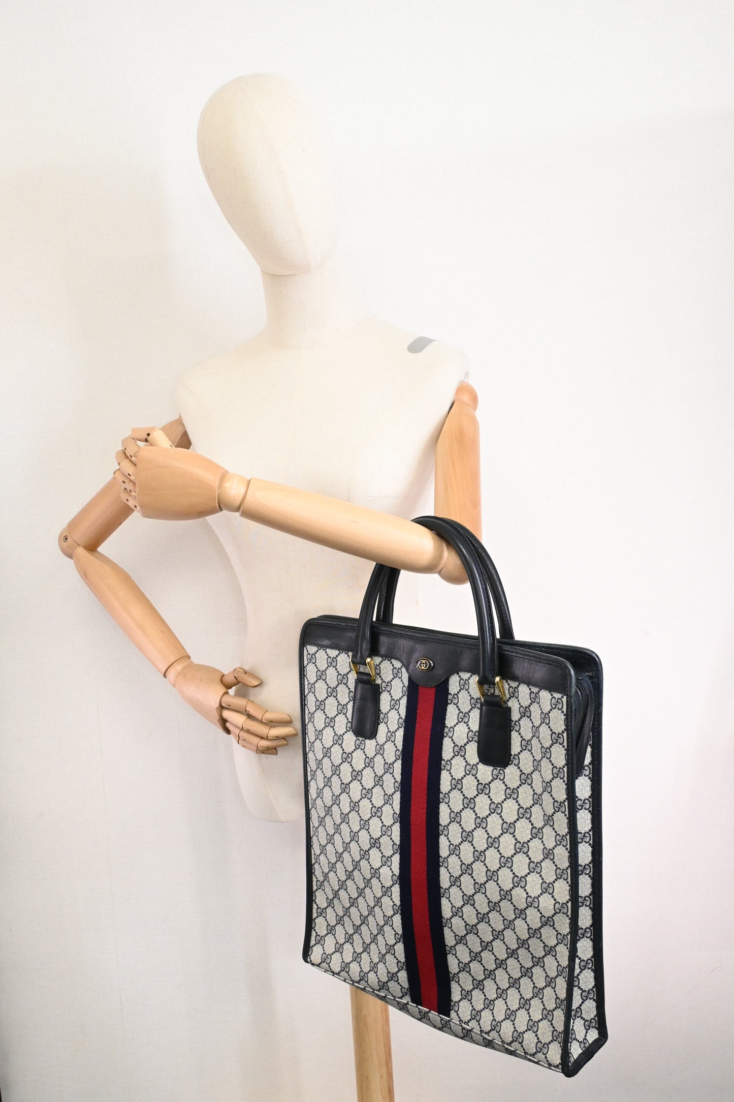 Gucci Sherry Tote in Navy Blue GG Supreme Canvas