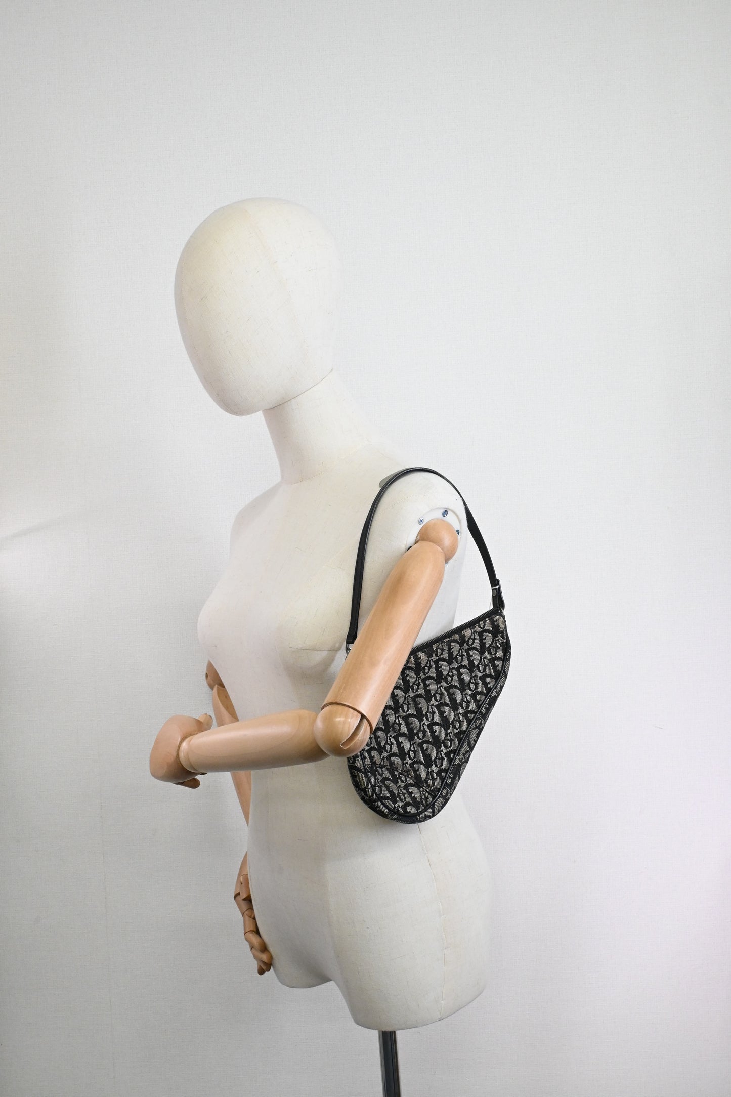 Dior Saddle Pochette in Black Oblique Canvas