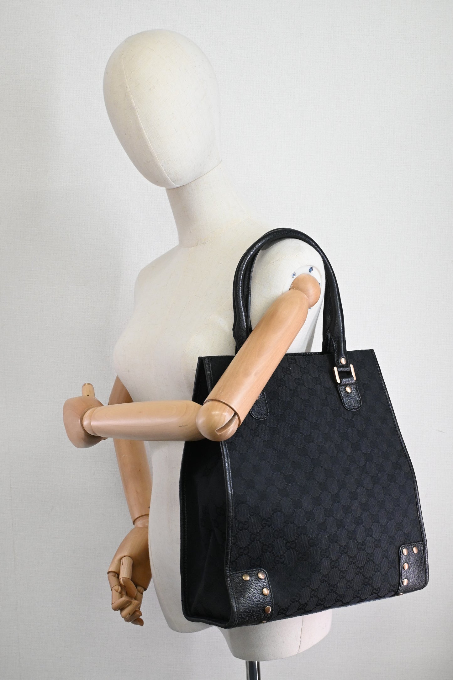 Gucci Tote in Black GG Canvas