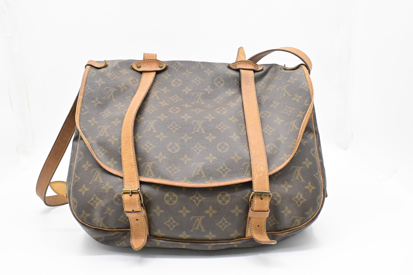 Louis Vuitton Saumur 43 in Monogram Canvas