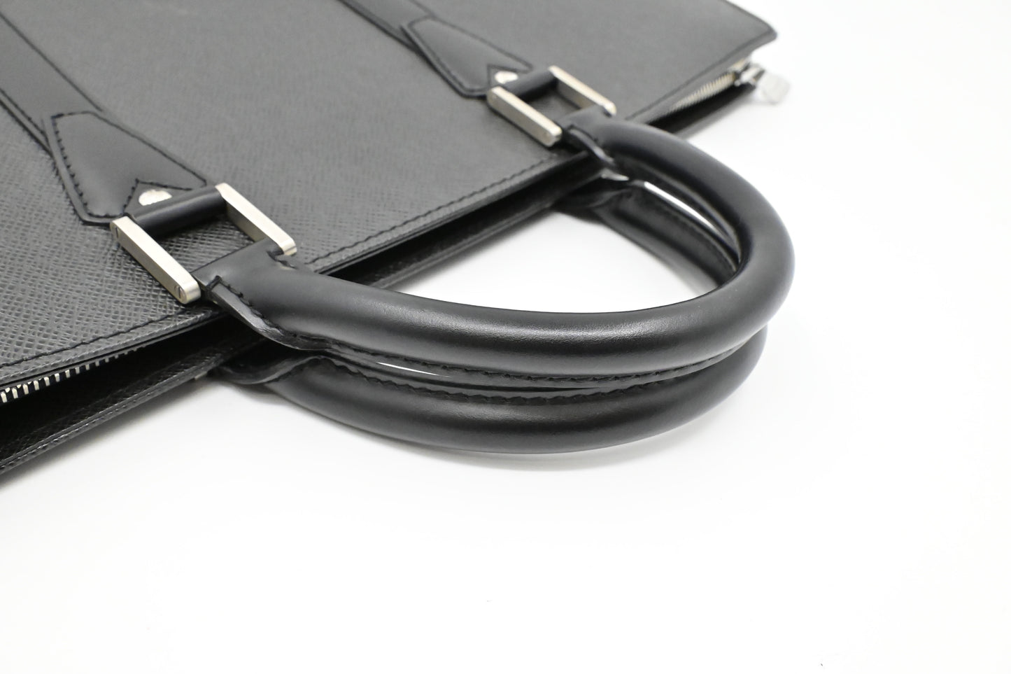 Louis Vuitton Porte Documents Rosan in Black Taiga Leather