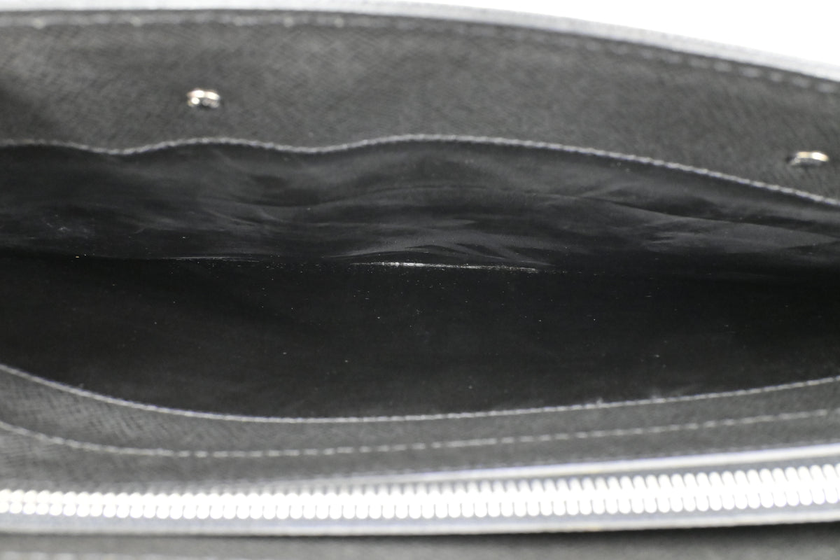 Louis Vuitton Porte Documents Rosan in Black Taiga Leather