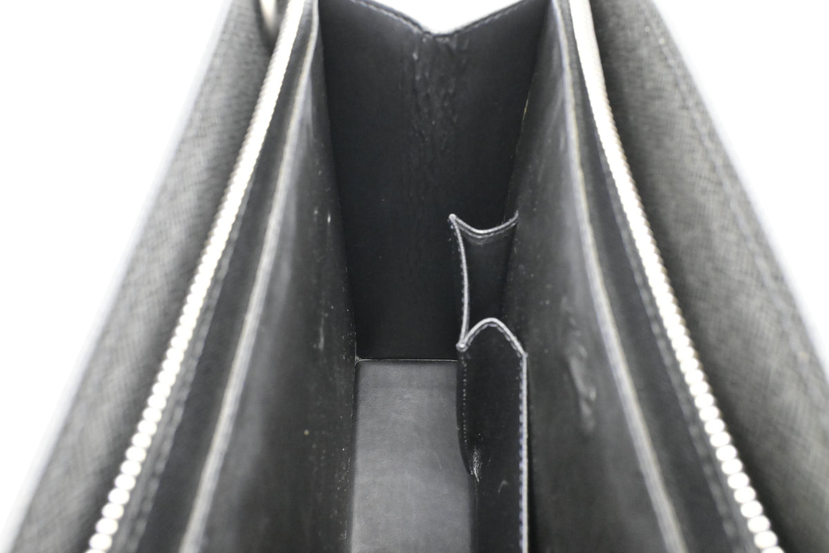 Louis Vuitton Porte Documents Rosan in Black Taiga Leather