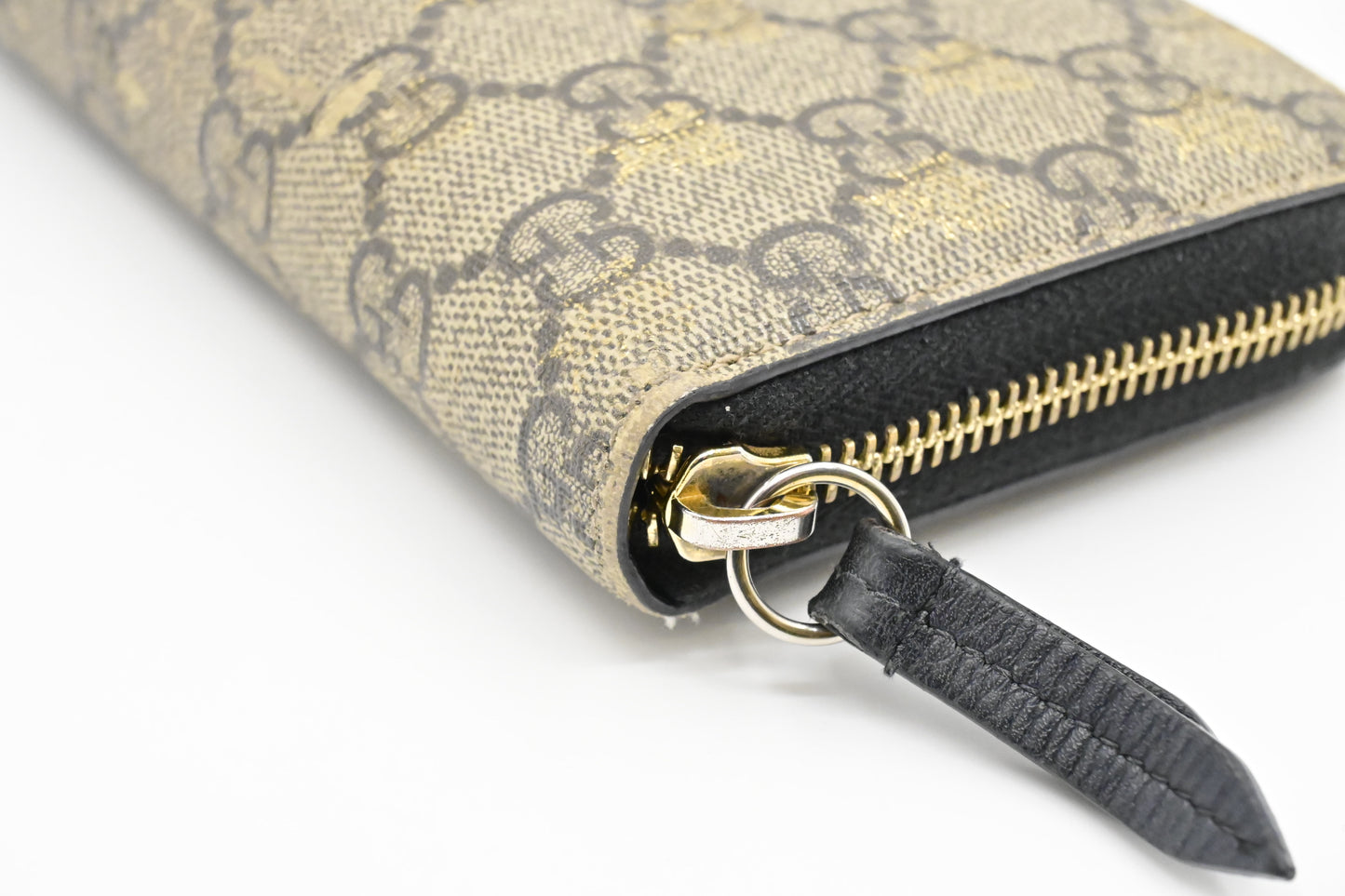 Gucci Bee Long Zippy Wallet in GG Supreme Canvas