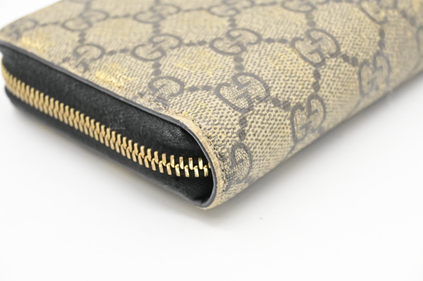 Gucci Bee Long Zippy Wallet in GG Supreme Canvas