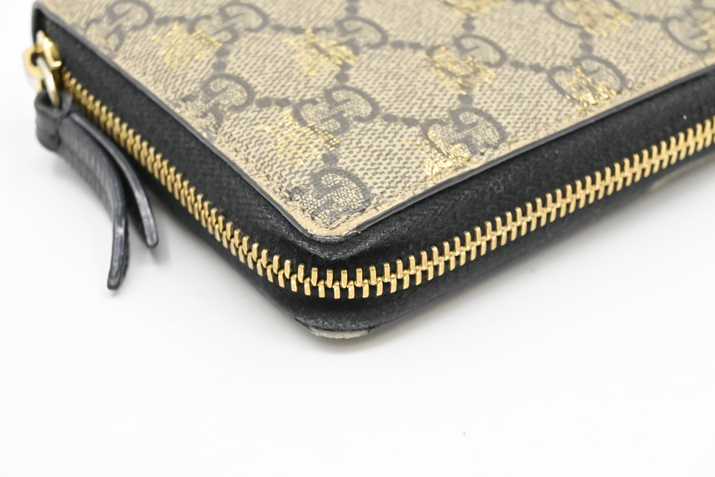 Gucci Bee Long Zippy Wallet in GG Supreme Canvas