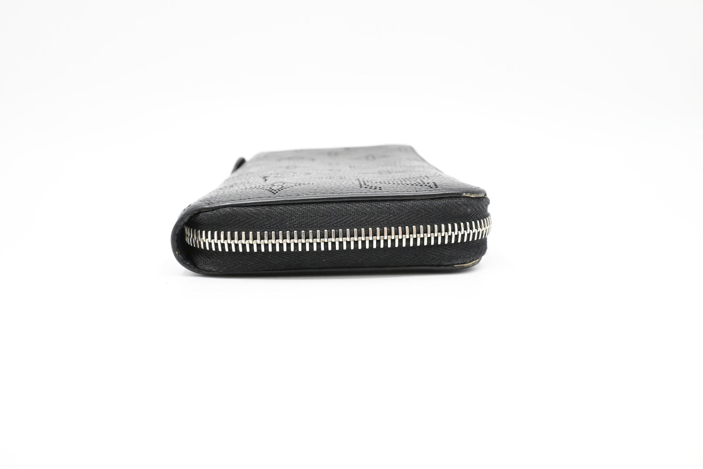 Louis Vuitton Long Zippy Wallet in Black Mahina Leather