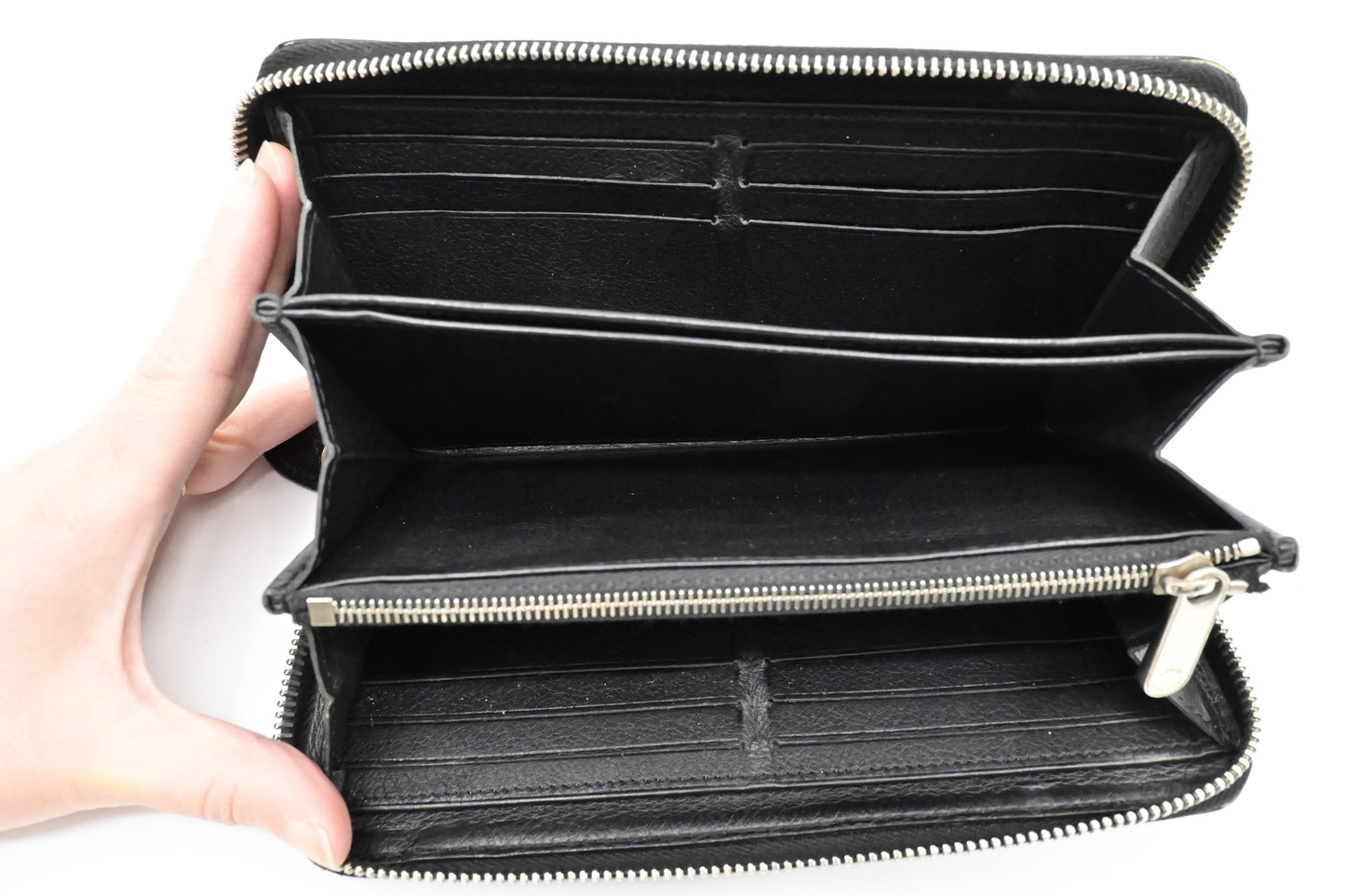 Louis Vuitton Long Zippy Wallet in Black Mahina Leather