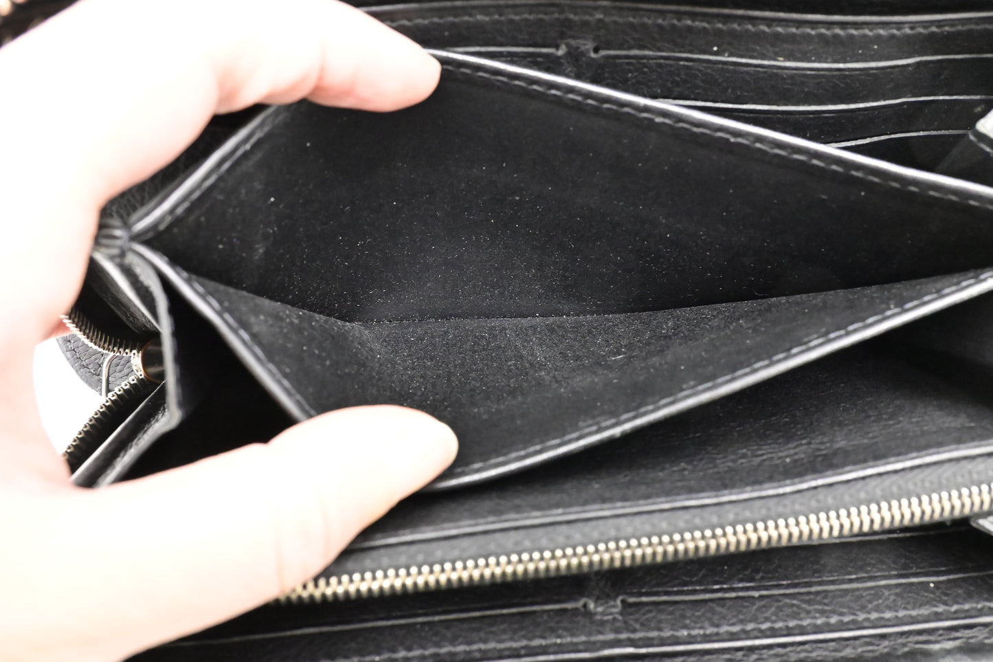 Louis Vuitton Long Zippy Wallet in Black Mahina Leather
