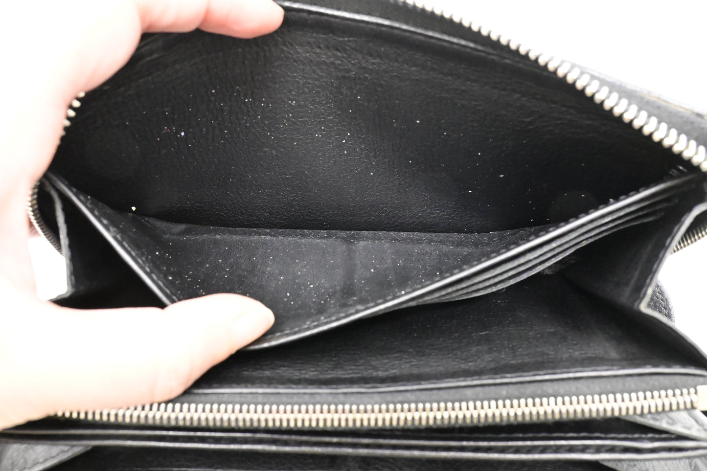 Louis Vuitton Long Zippy Wallet in Black Mahina Leather