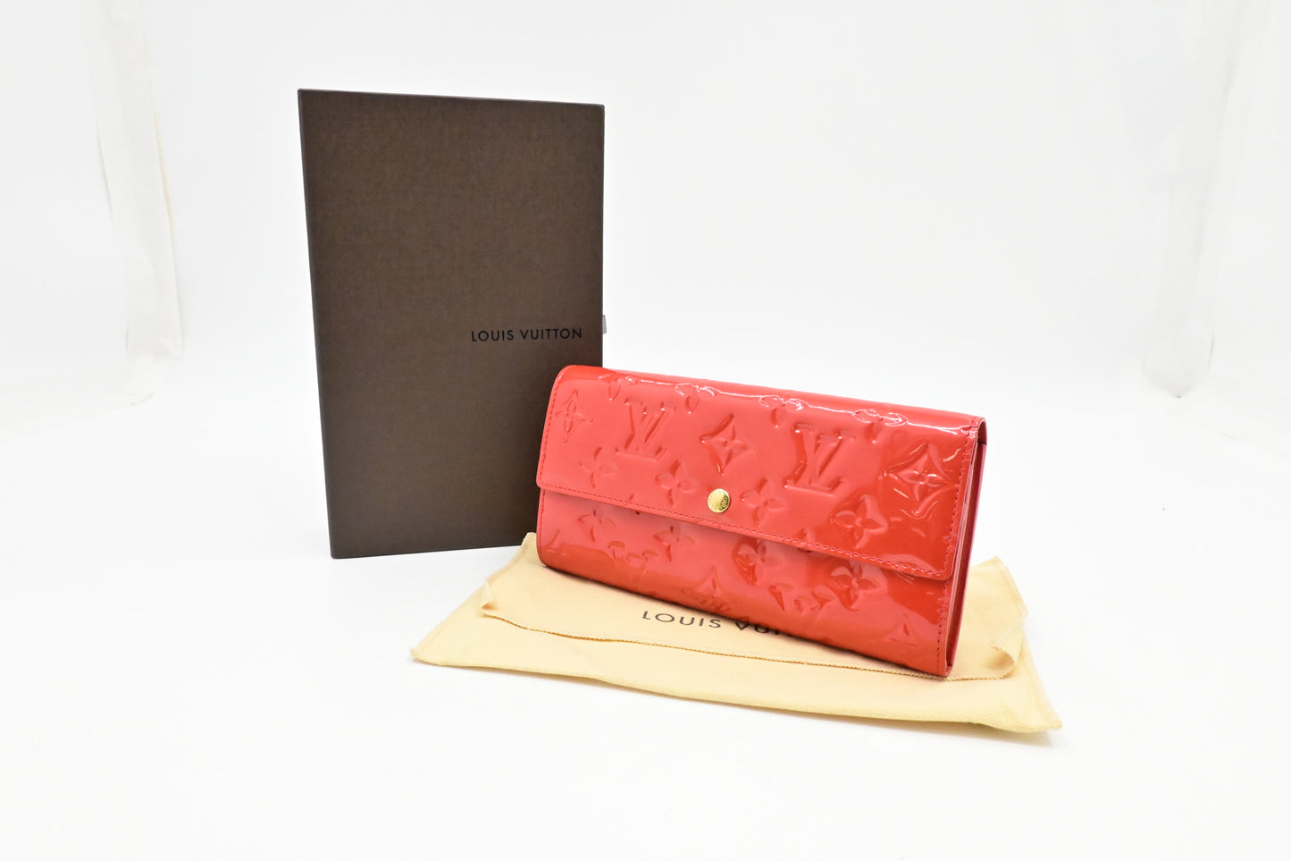 Louis Vuitton Sarah Wallet in Grapefruit Vernis Leather