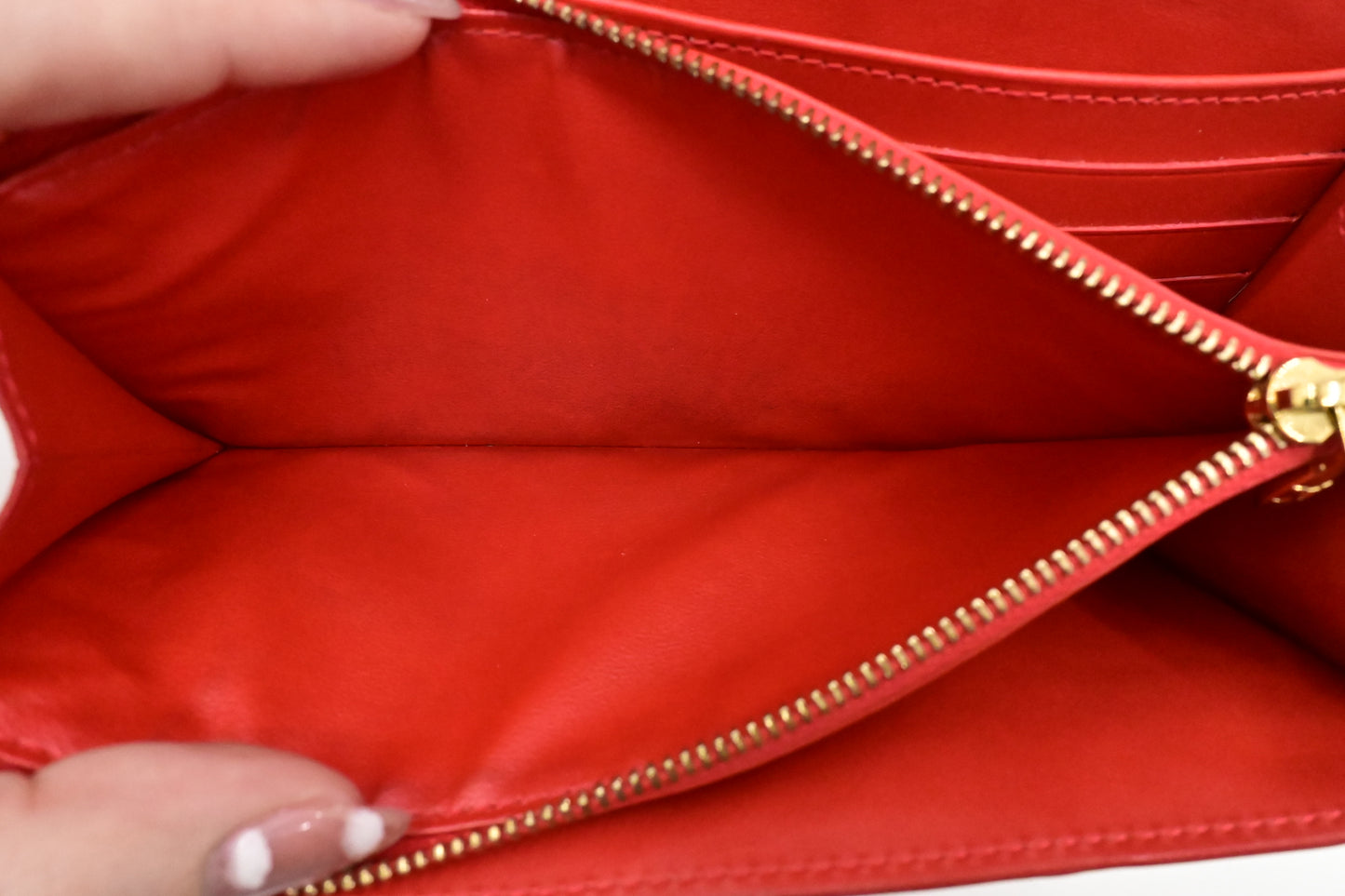 Louis Vuitton Sarah Wallet in Grapefruit Vernis Leather