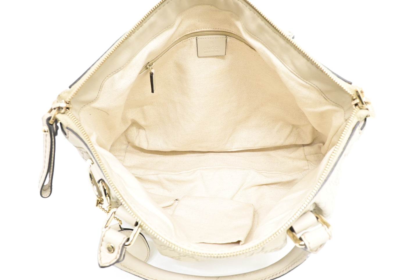 Gucci Sukey Handbag in Cream Guccissima Leather