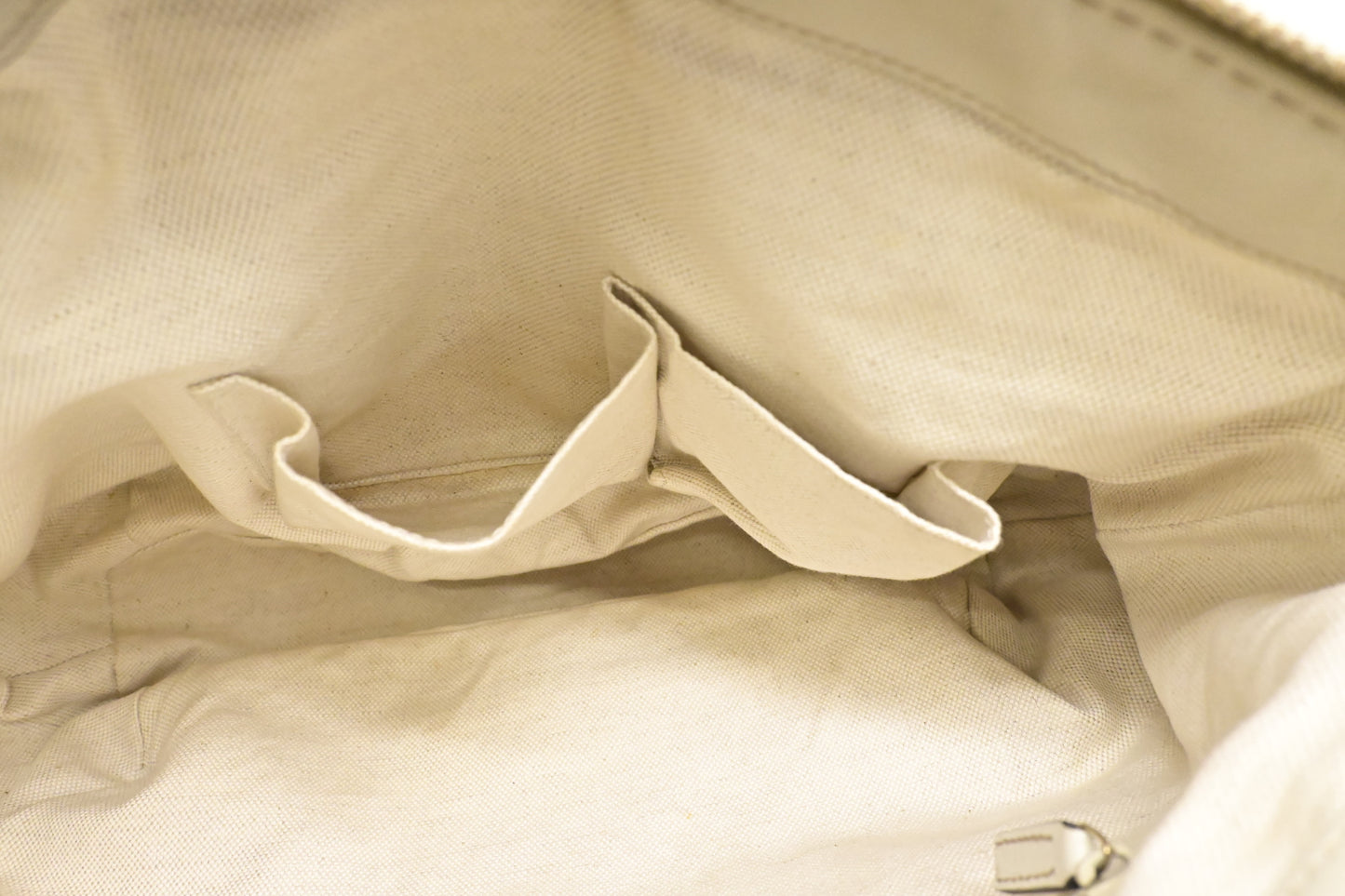 Gucci Sukey Handbag in Cream Guccissima Leather