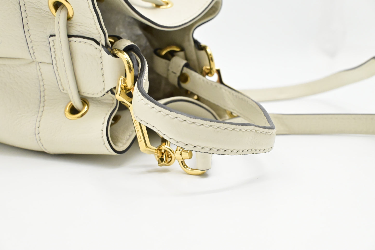 Gucci Ophidia Bucket Bag in White Leather