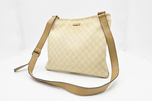 Gucci Crossbody Bag in Cream GG Supreme Canvas