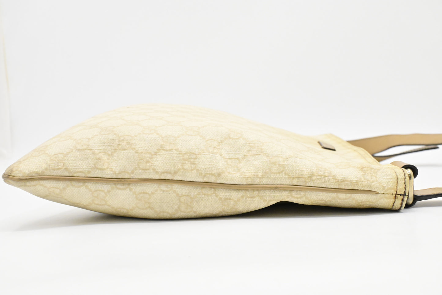 Gucci Crossbody Bag in Cream GG Supreme Canvas
