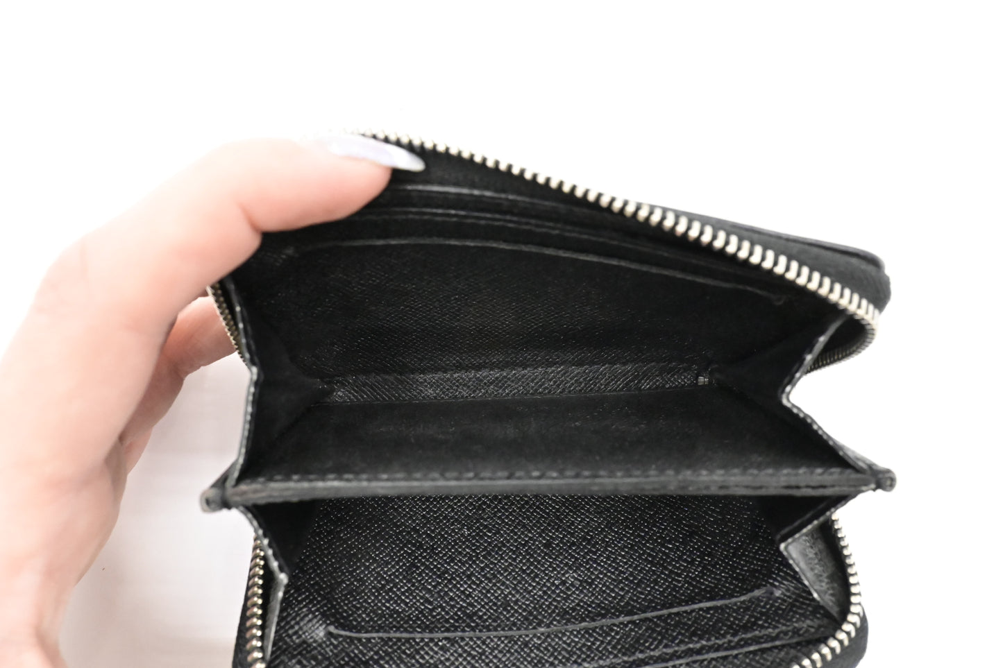 Louis Vuitton Zippy Coin Case in Black Taiga Leather