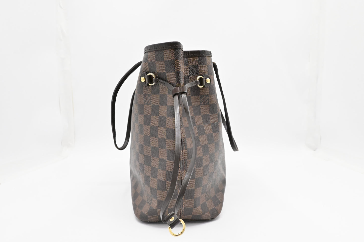 Louis Vuitton Neverfull MM in Damier Ebene Canvas
