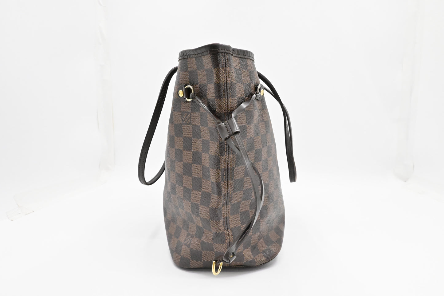 Louis Vuitton Neverfull MM in Damier Ebene Canvas