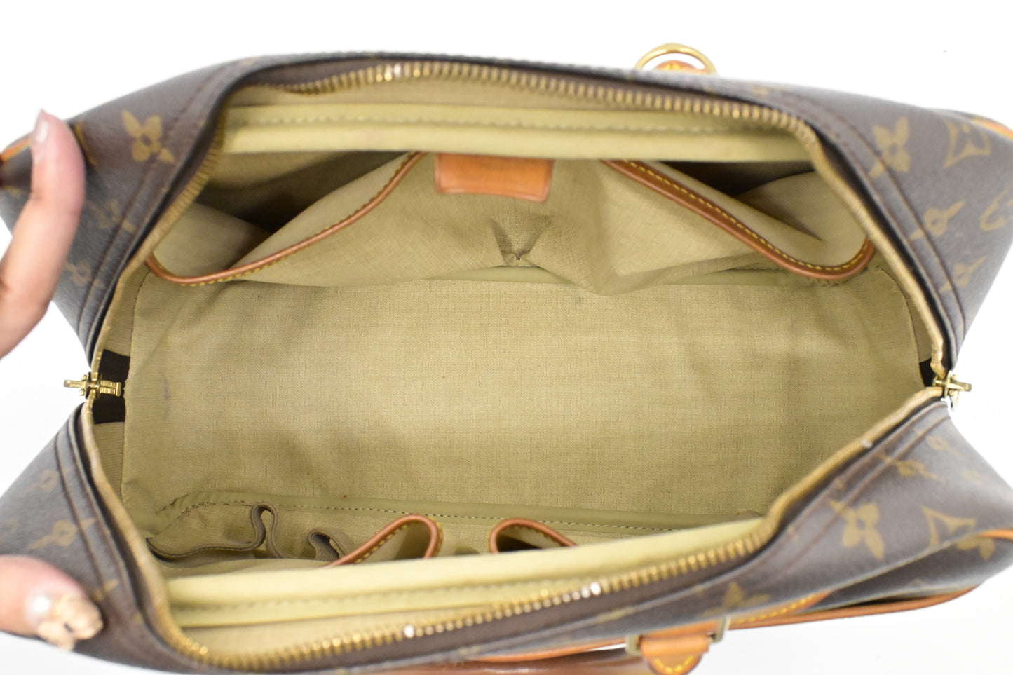 Louis Vuitton Deauville in Monogram Canvas