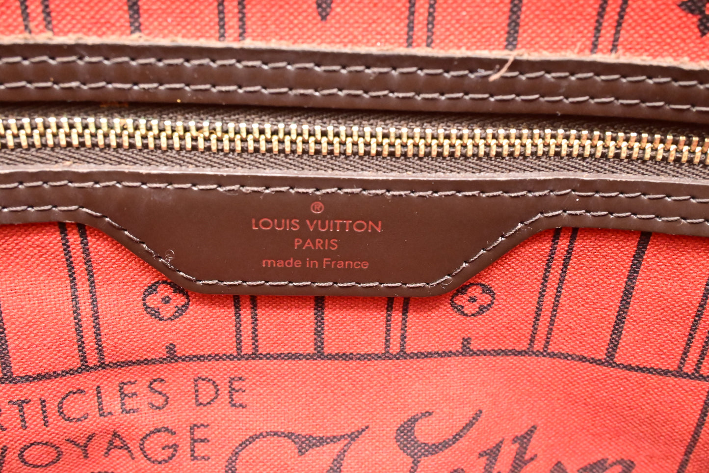 Louis Vuitton Neverfull MM in Damier Ebene Canvas