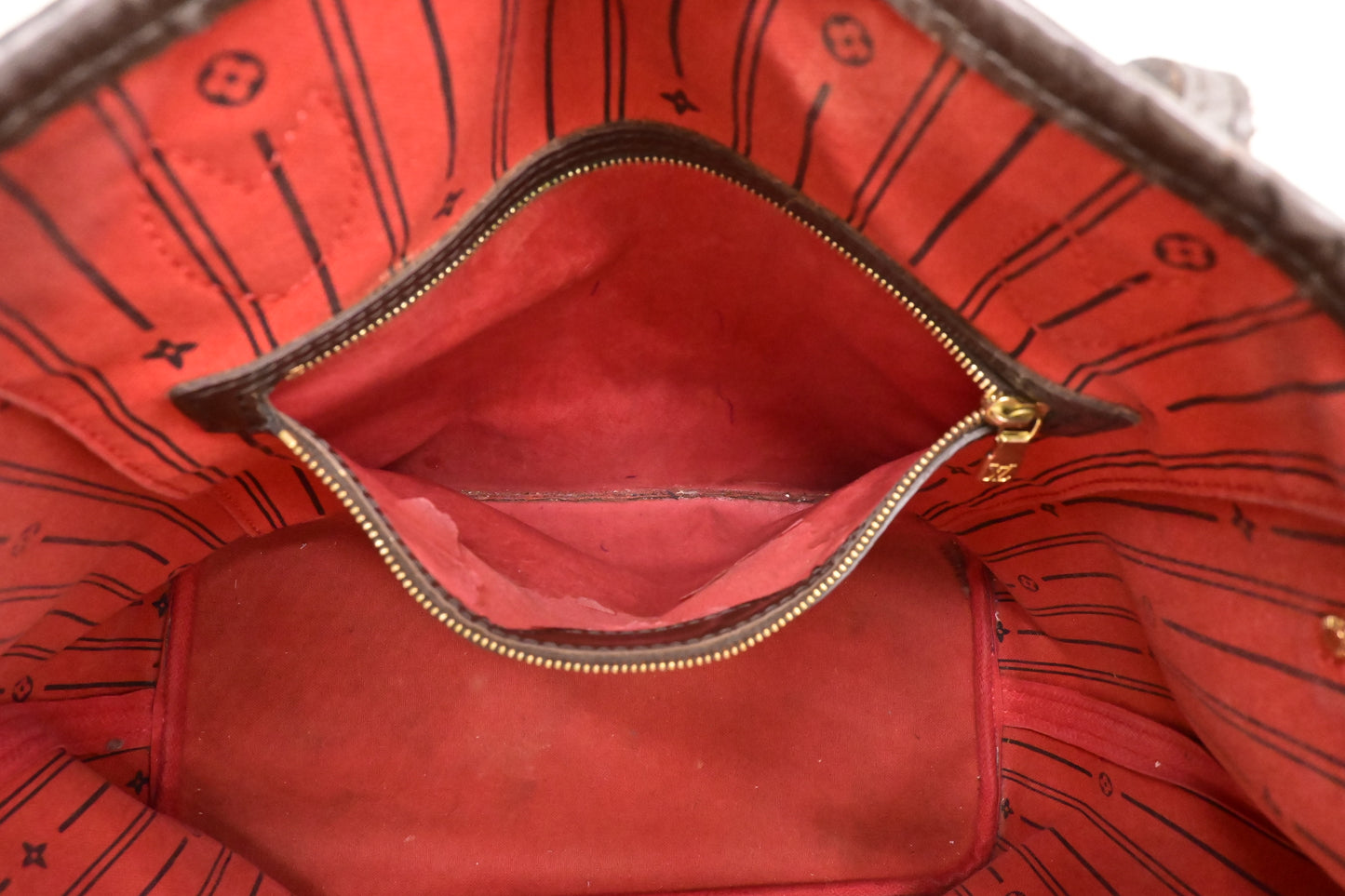 Louis Vuitton Neverfull MM in Damier Ebene Canvas
