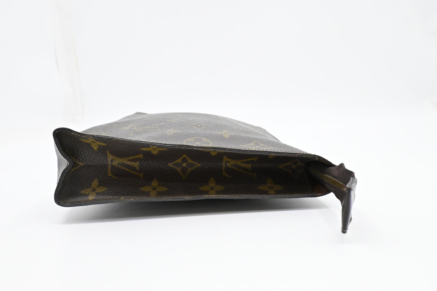 Louis Vuitton Toiletry 26 in Monogram Canvas