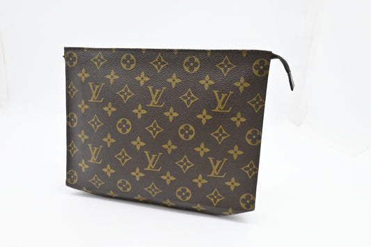 Louis Vuitton Toiletry 26 in Monogram Canvas