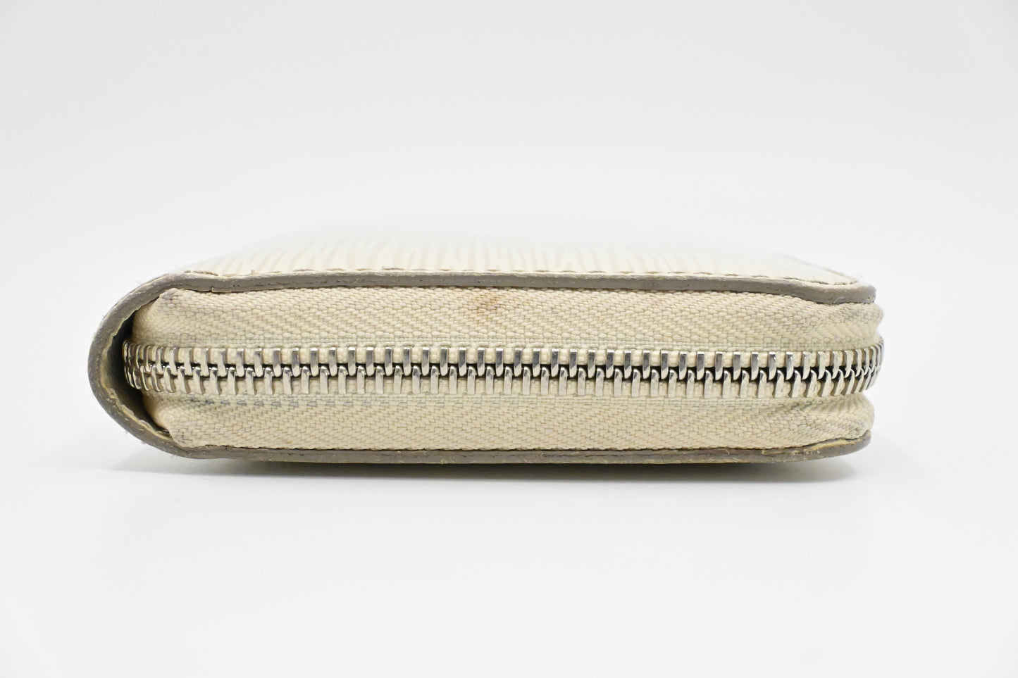 Louis Vuitton Long Zippy Wallet in White Epi Leather