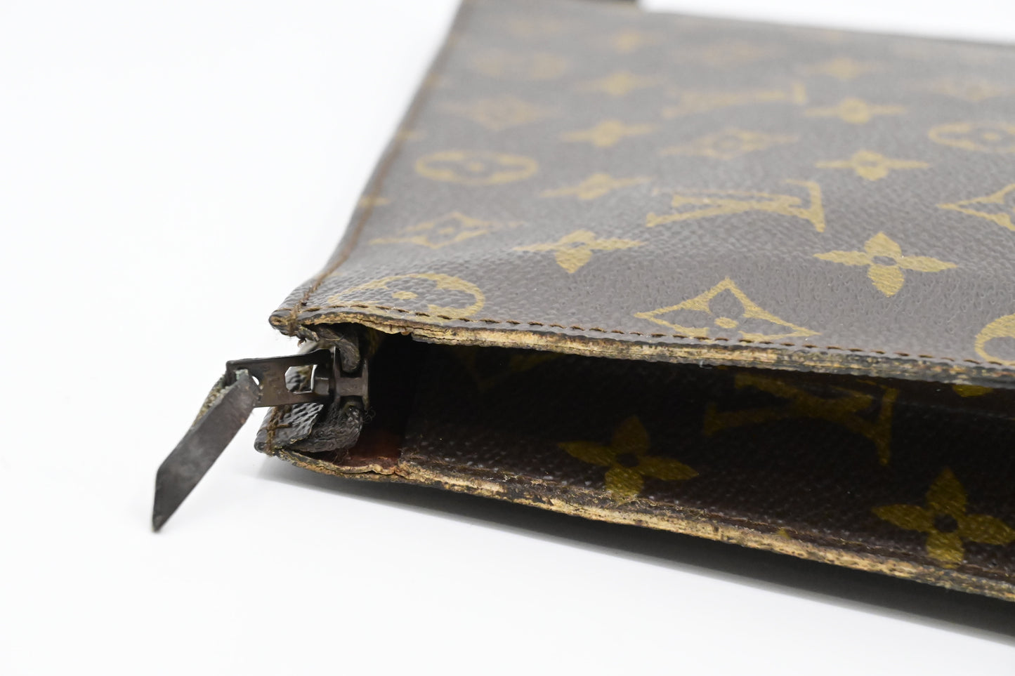Louis Vuitton Toiletry 26 in Monogram Canvas