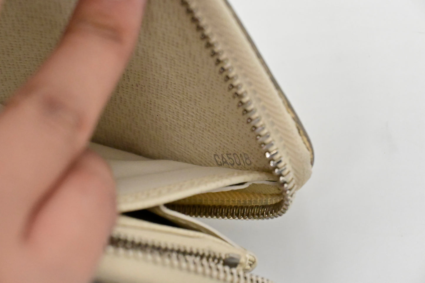 Louis Vuitton Long Zippy Wallet in White Epi Leather