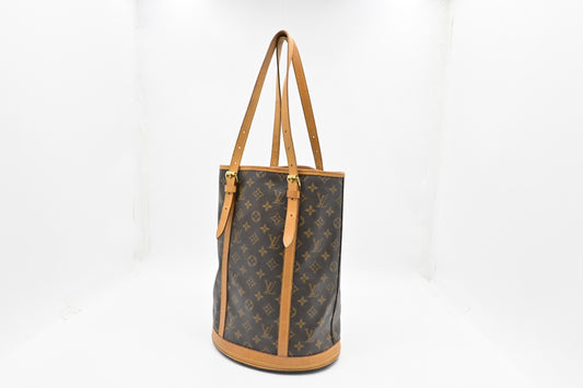 Louis Vuitton Bucket GM in Monogram Canvas