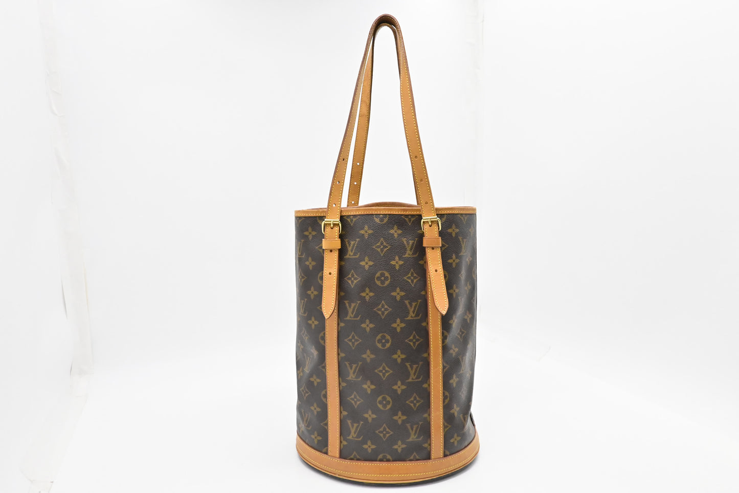 Louis Vuitton Bucket GM in Monogram Canvas