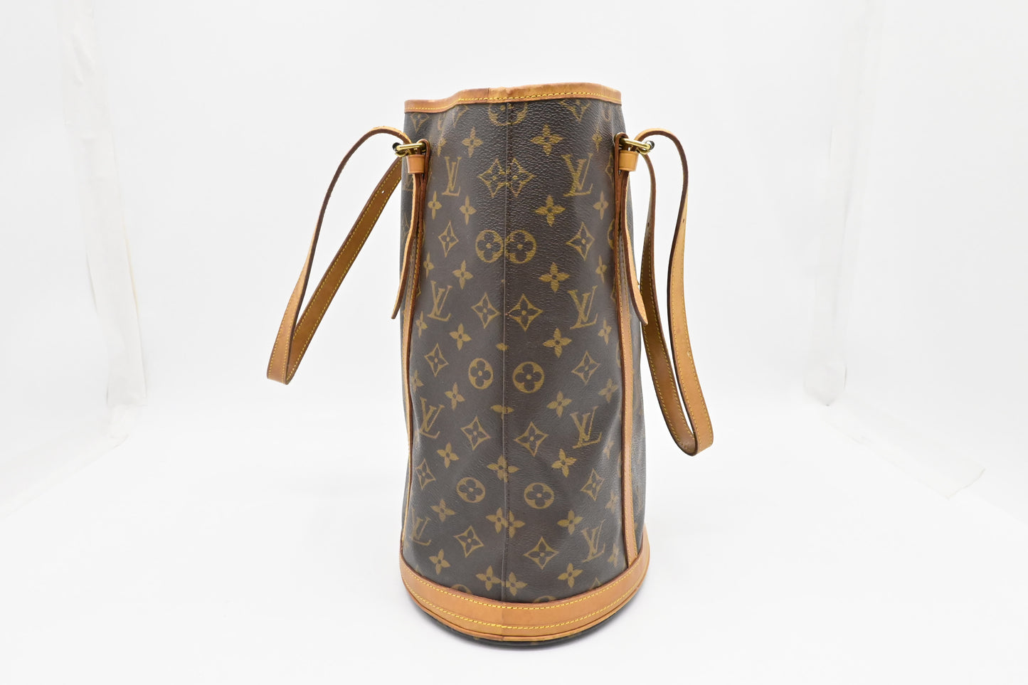 Louis Vuitton Bucket GM in Monogram Canvas