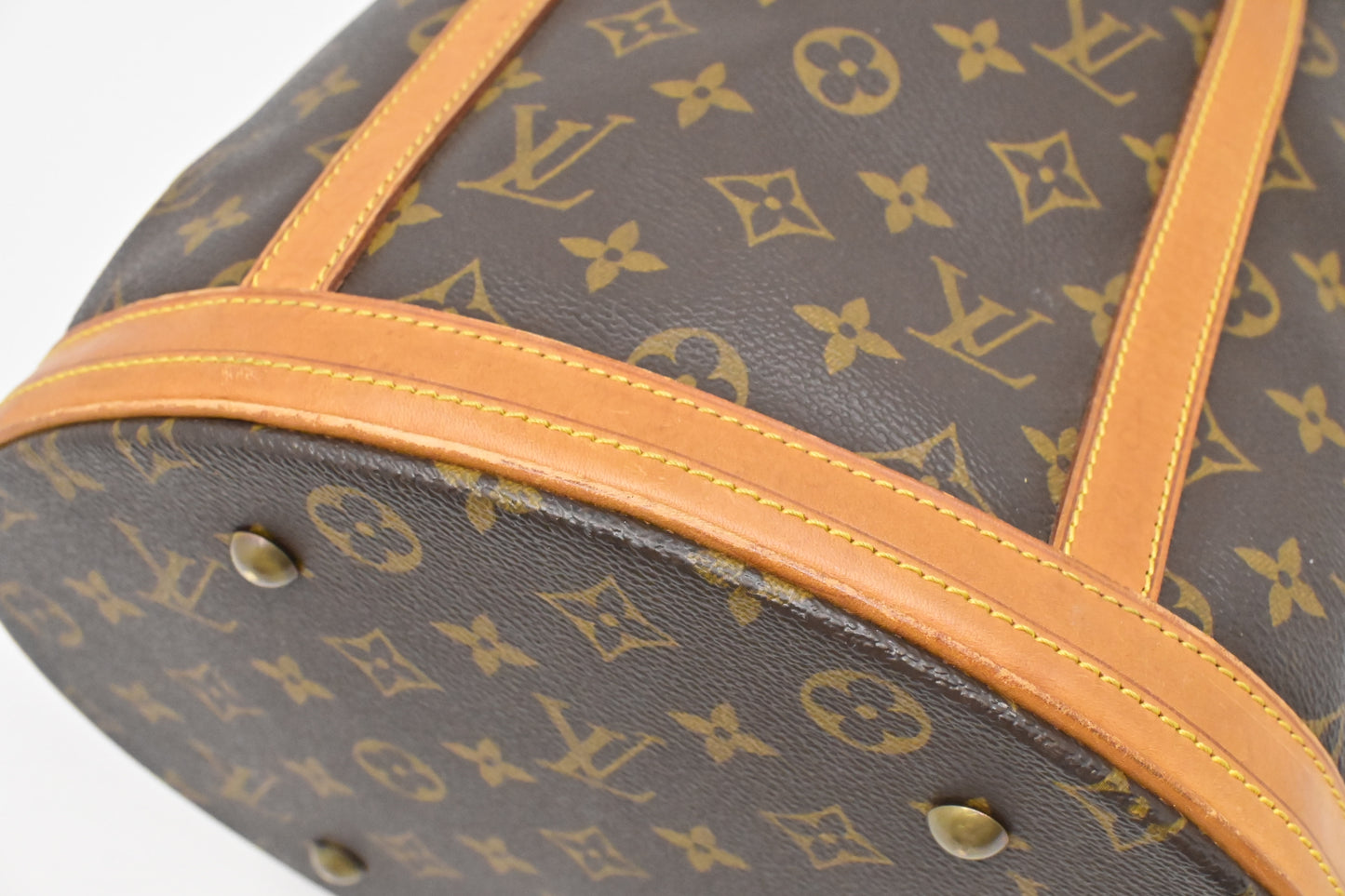Louis Vuitton Bucket GM in Monogram Canvas