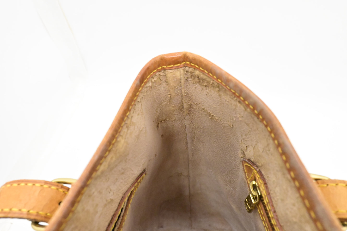 Louis Vuitton Bucket GM in Monogram Canvas