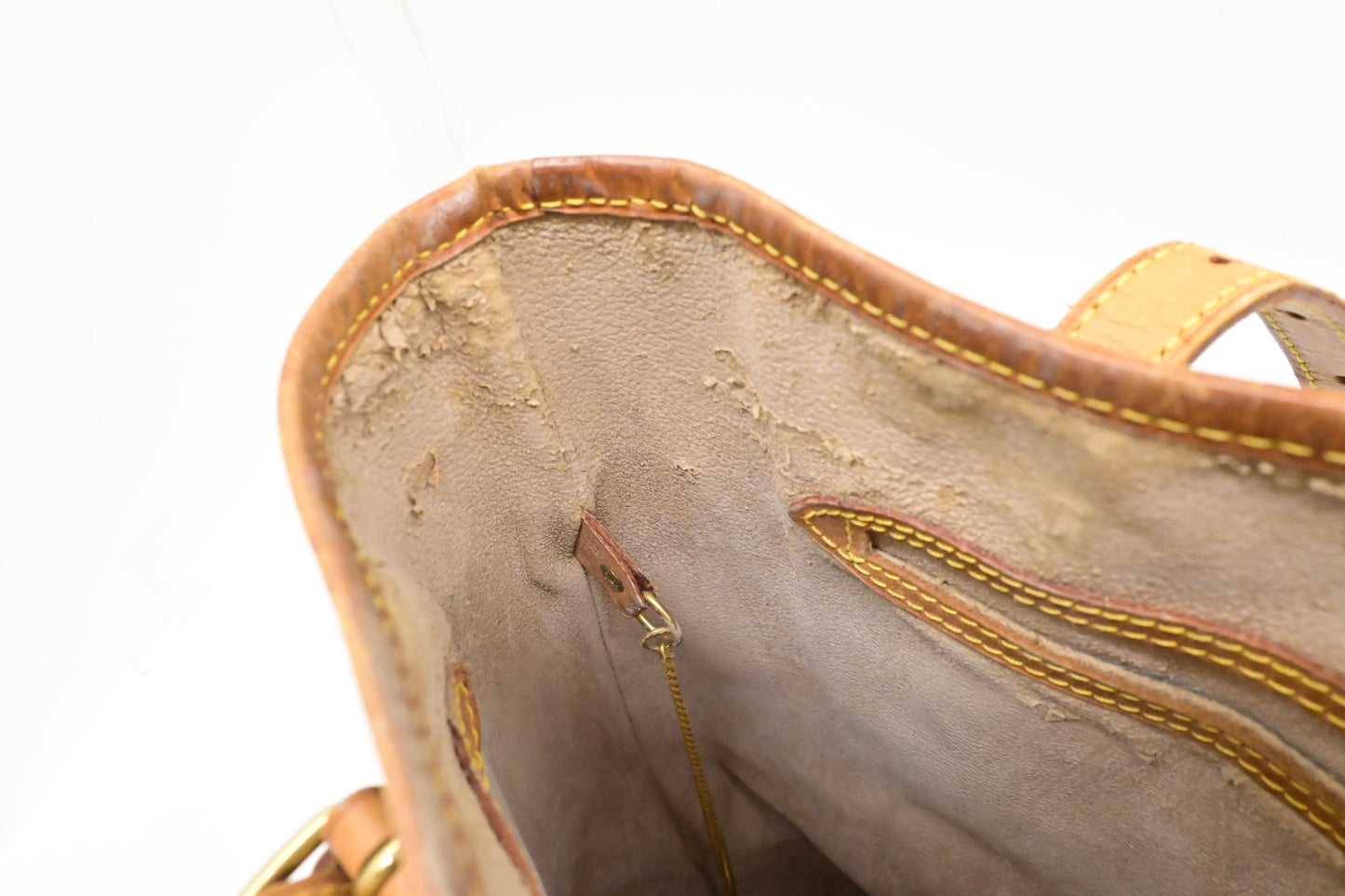 Louis Vuitton Bucket GM in Monogram Canvas