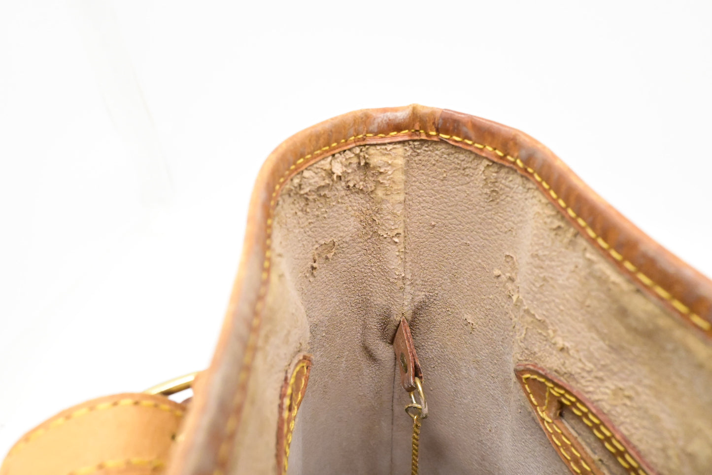 Louis Vuitton Bucket GM in Monogram Canvas