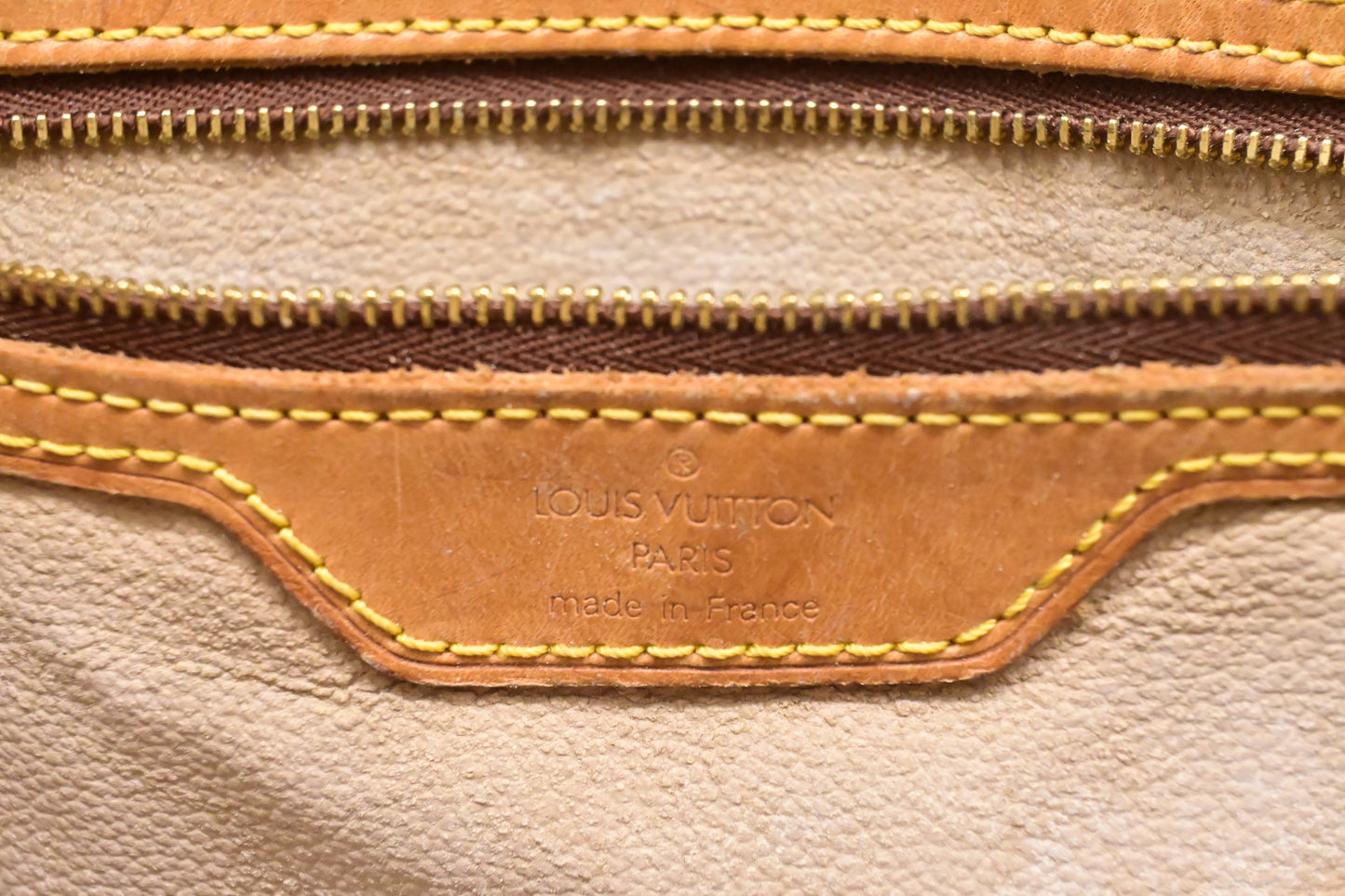 Louis Vuitton Bucket GM in Monogram Canvas